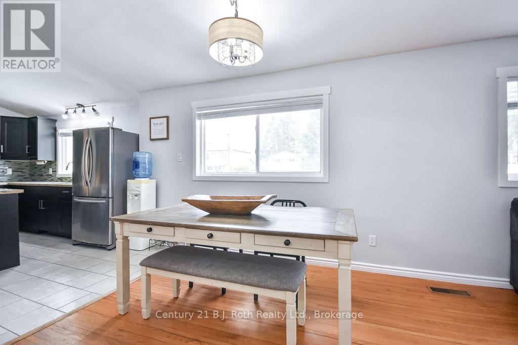 19 Lakeview Drive, Oro-Medonte, Ontario  L3V 0R3 - Photo 15 - S12034633