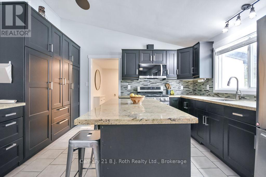 19 Lakeview Drive, Oro-Medonte, Ontario  L3V 0R3 - Photo 7 - S12034633