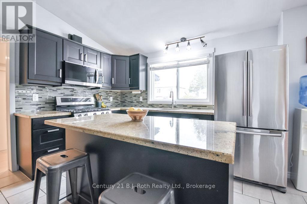 19 Lakeview Drive, Oro-Medonte, Ontario  L3V 0R3 - Photo 8 - S12034633