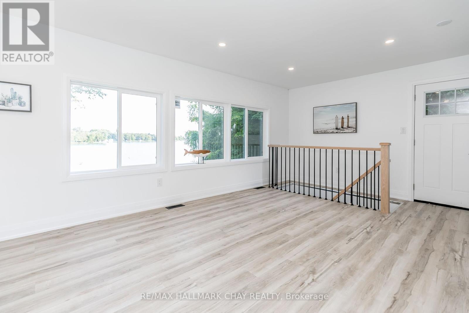 47 Moon Point Drive, Oro-Medonte, Ontario  L3V 0R8 - Photo 11 - S12034615