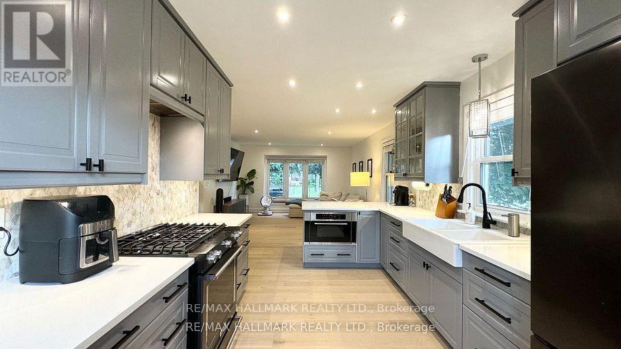 121 West 23rd Street, Hamilton, Ontario  L9C 4V6 - Photo 8 - X12034643