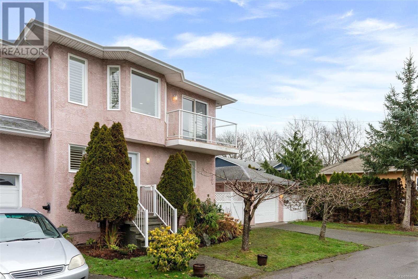 Property at 17 Dock St image 1