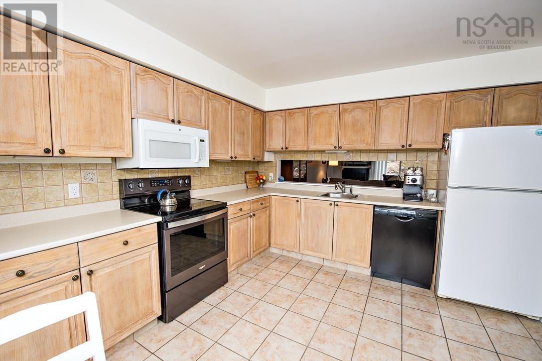 140 Rutledge Street, Bedford, Nova Scotia  B4A 1X6 - Photo 5 - 202505531