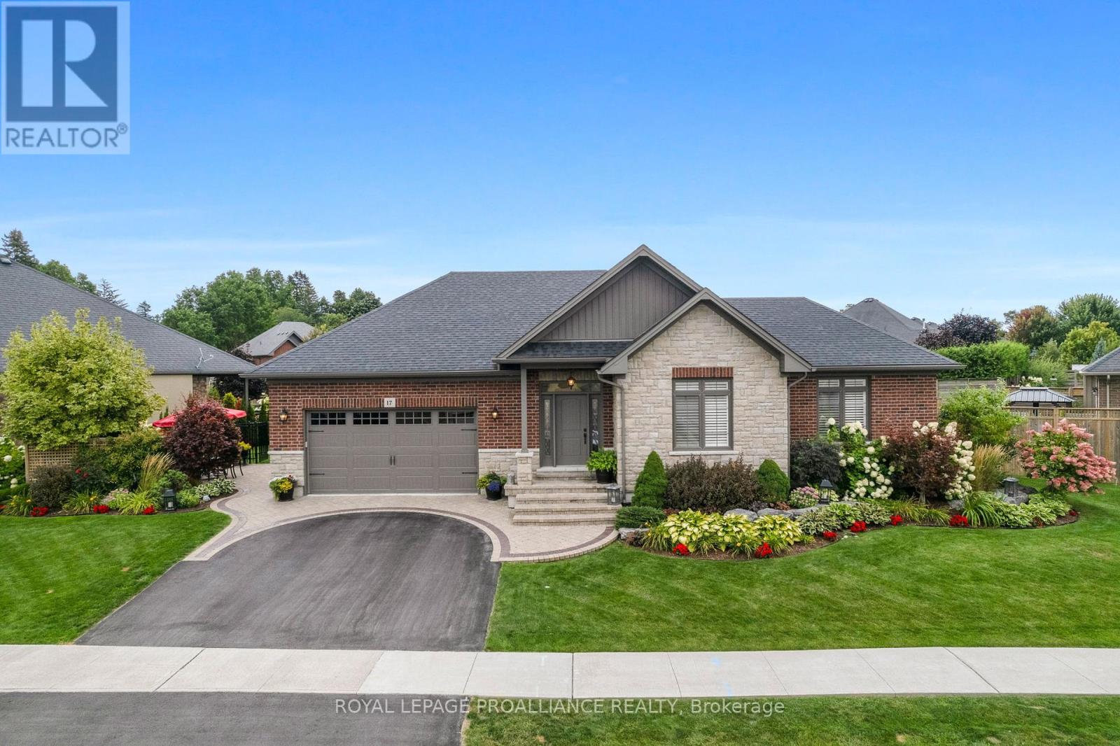 Property at 17 ROSSLYN DRIVE image 3