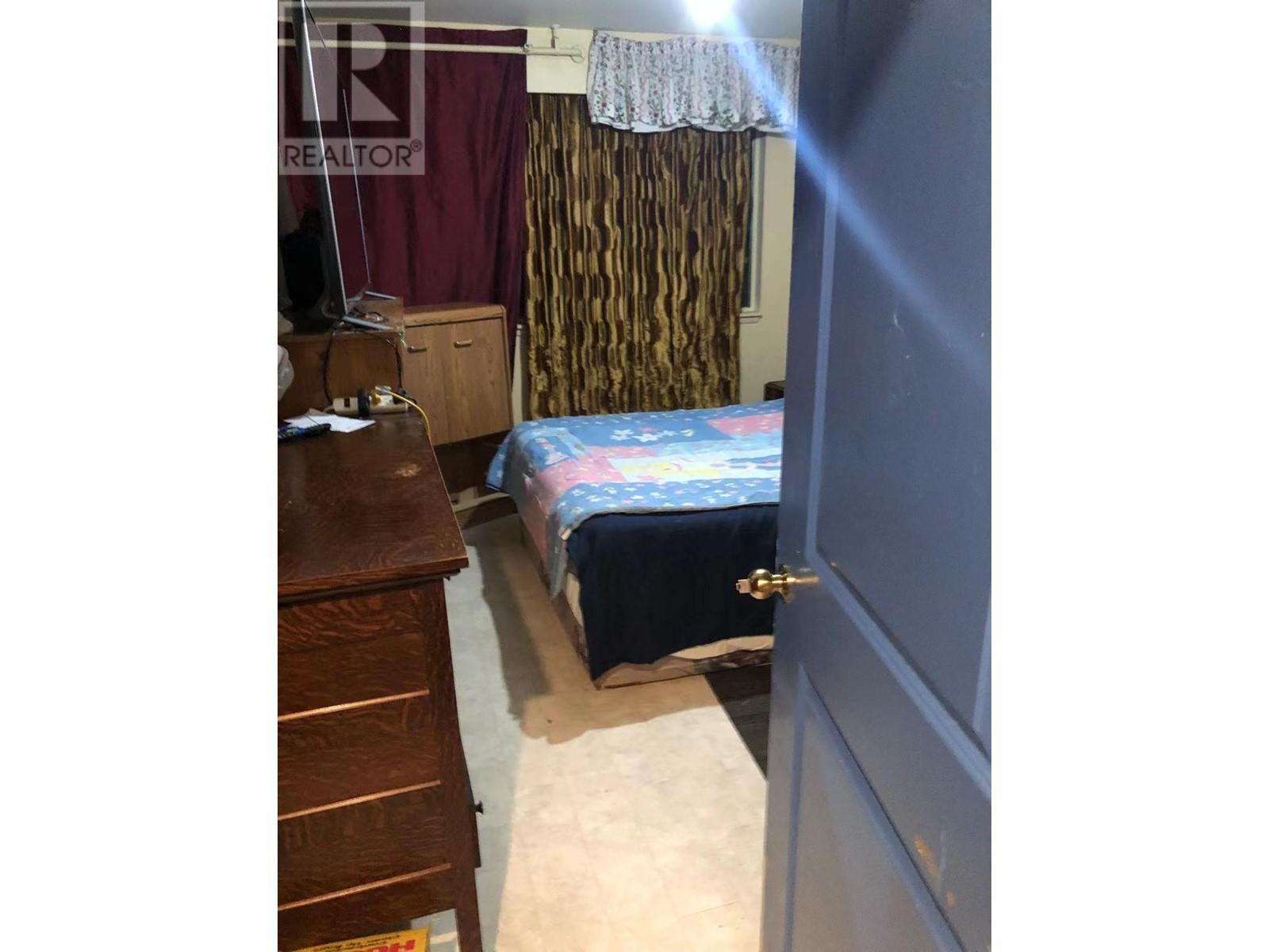 5868 Victoria Drive, Vancouver, British Columbia  V5P 3W9 - Photo 2 - C8067743