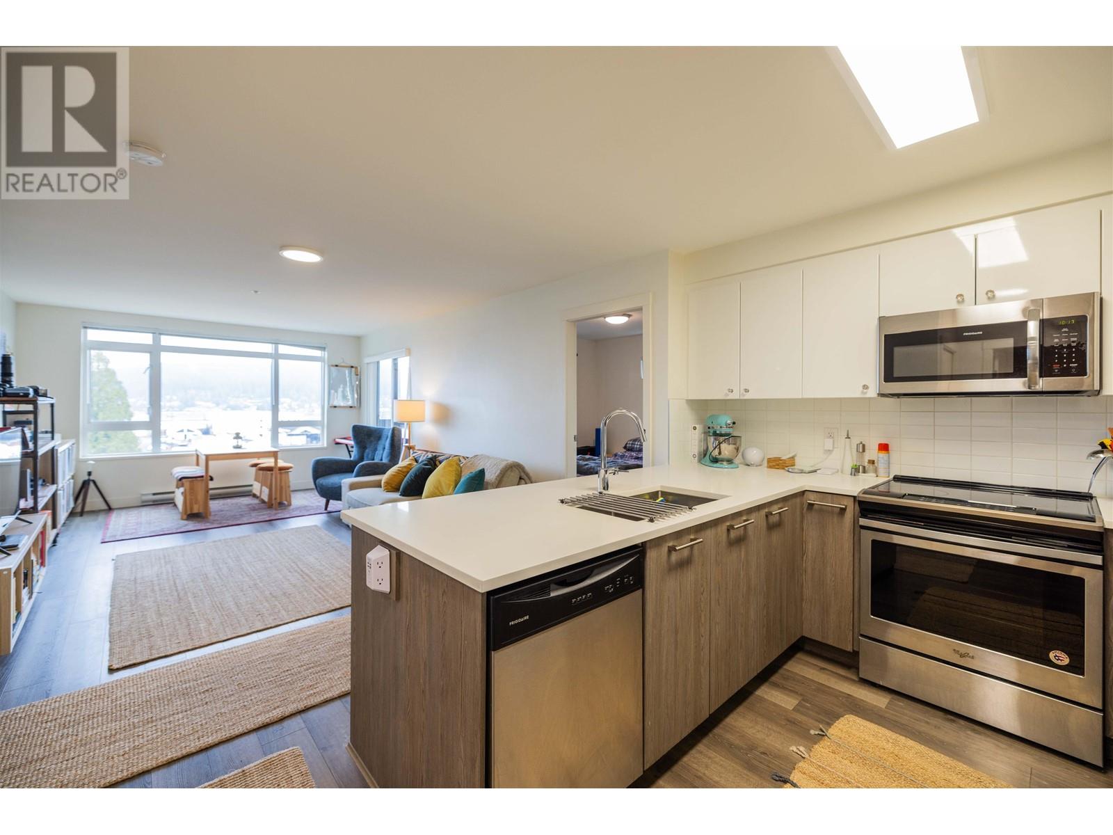 411 2525 Clarke Street, Port Moody, British Columbia  V3H 0J3 - Photo 3 - R2975121