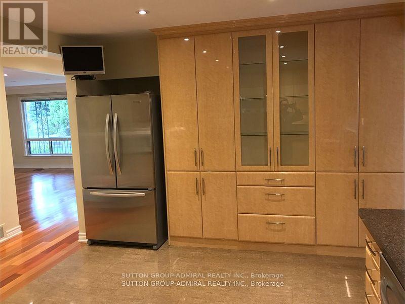 129 Crestwood Road, Vaughan, Ontario  L4J 1A7 - Photo 8 - N12034769