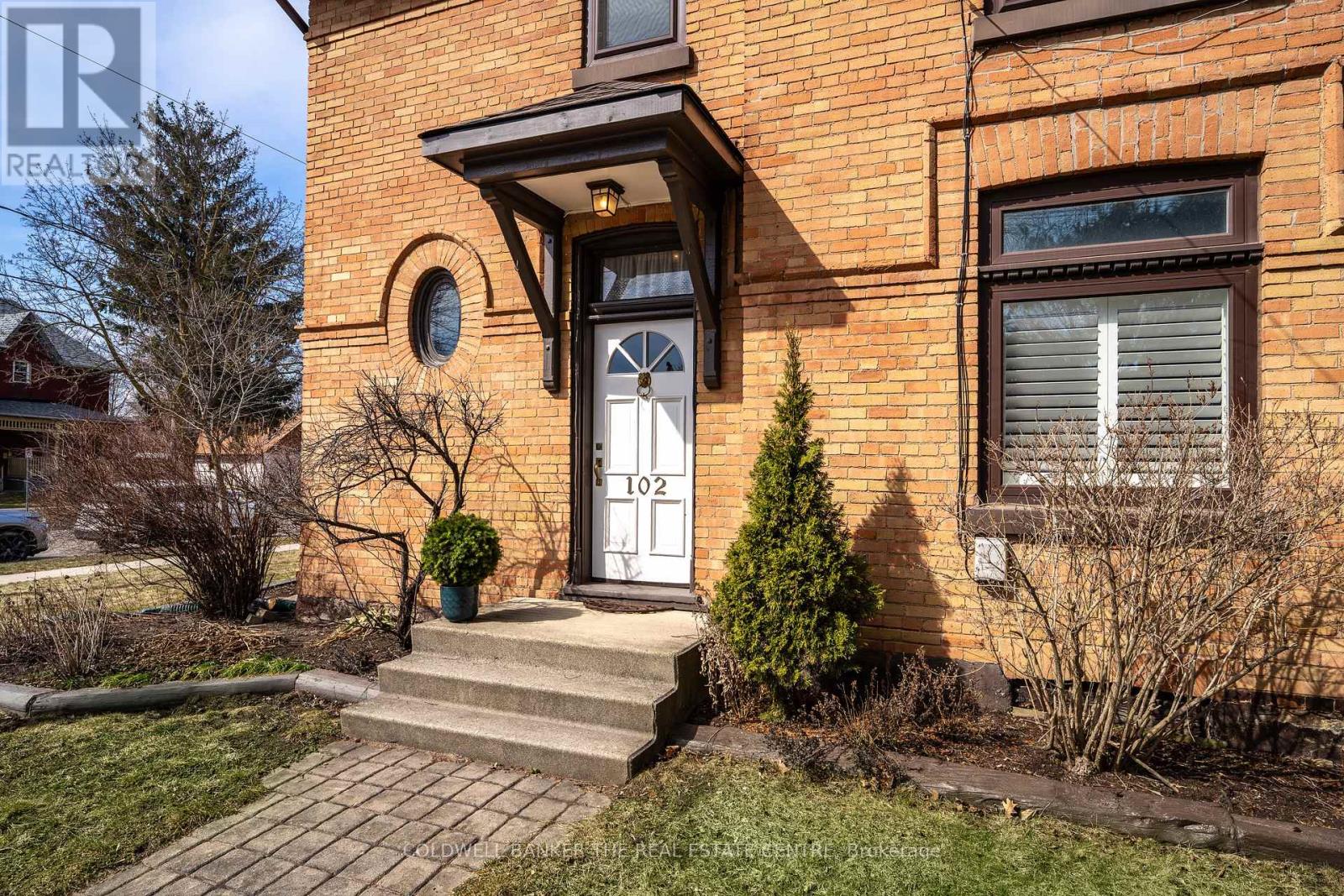 Property at 102 WELLINGTON STREET E image 4