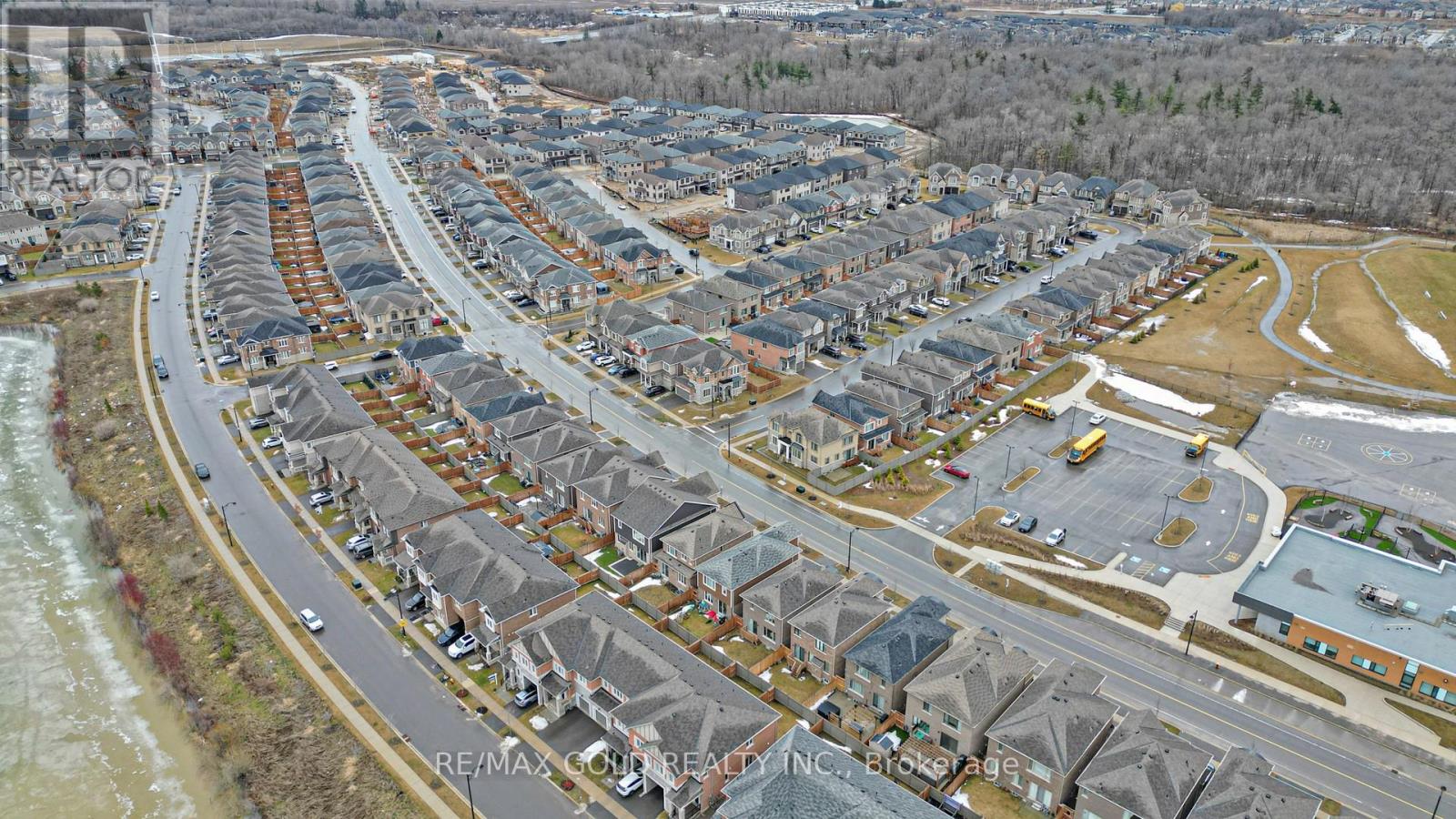 Property at 644 KENNEDY CIRCLE W image 5
