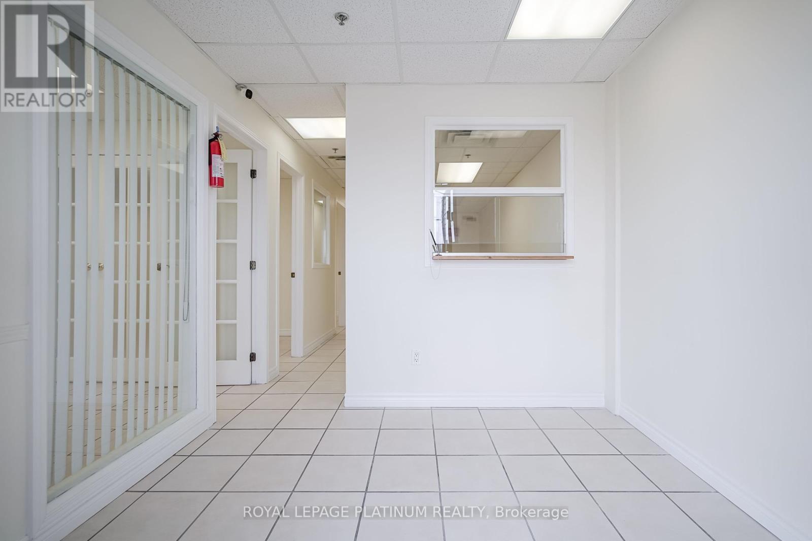 36 - 6033 Shawson Drive, Mississauga, Ontario  L5T 1H8 - Photo 3 - W12034683