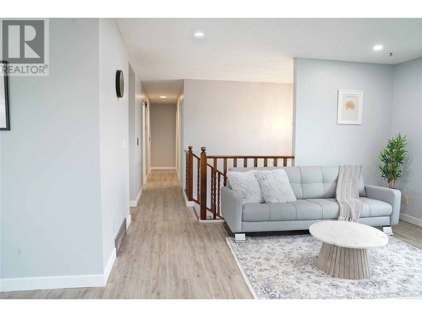 Property at 305 Ziprick Road image 3