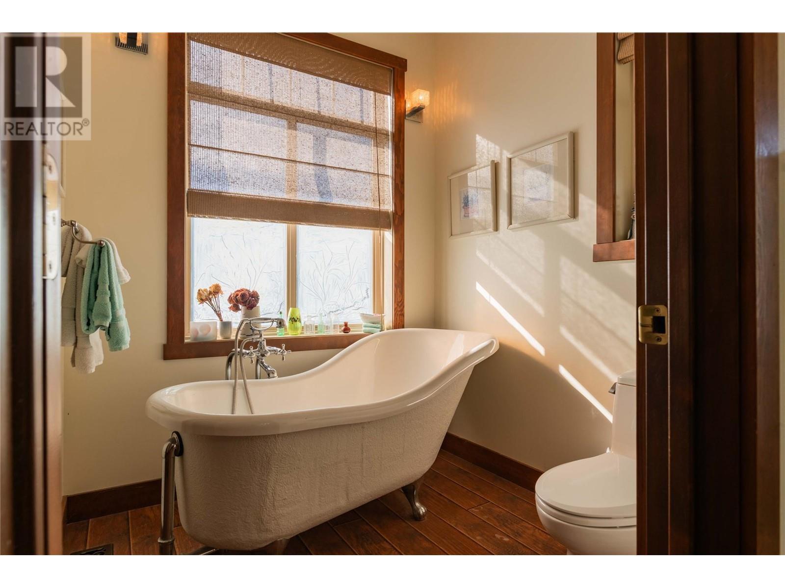 250 1st Avenue, Christina Lake, British Columbia  V0H 1E0 - Photo 31 - 10339854