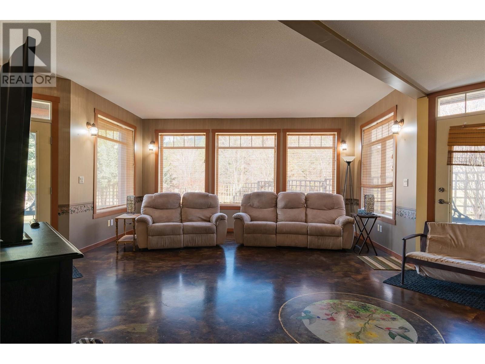 250 1st Avenue, Christina Lake, British Columbia  V0H 1E0 - Photo 50 - 10339854