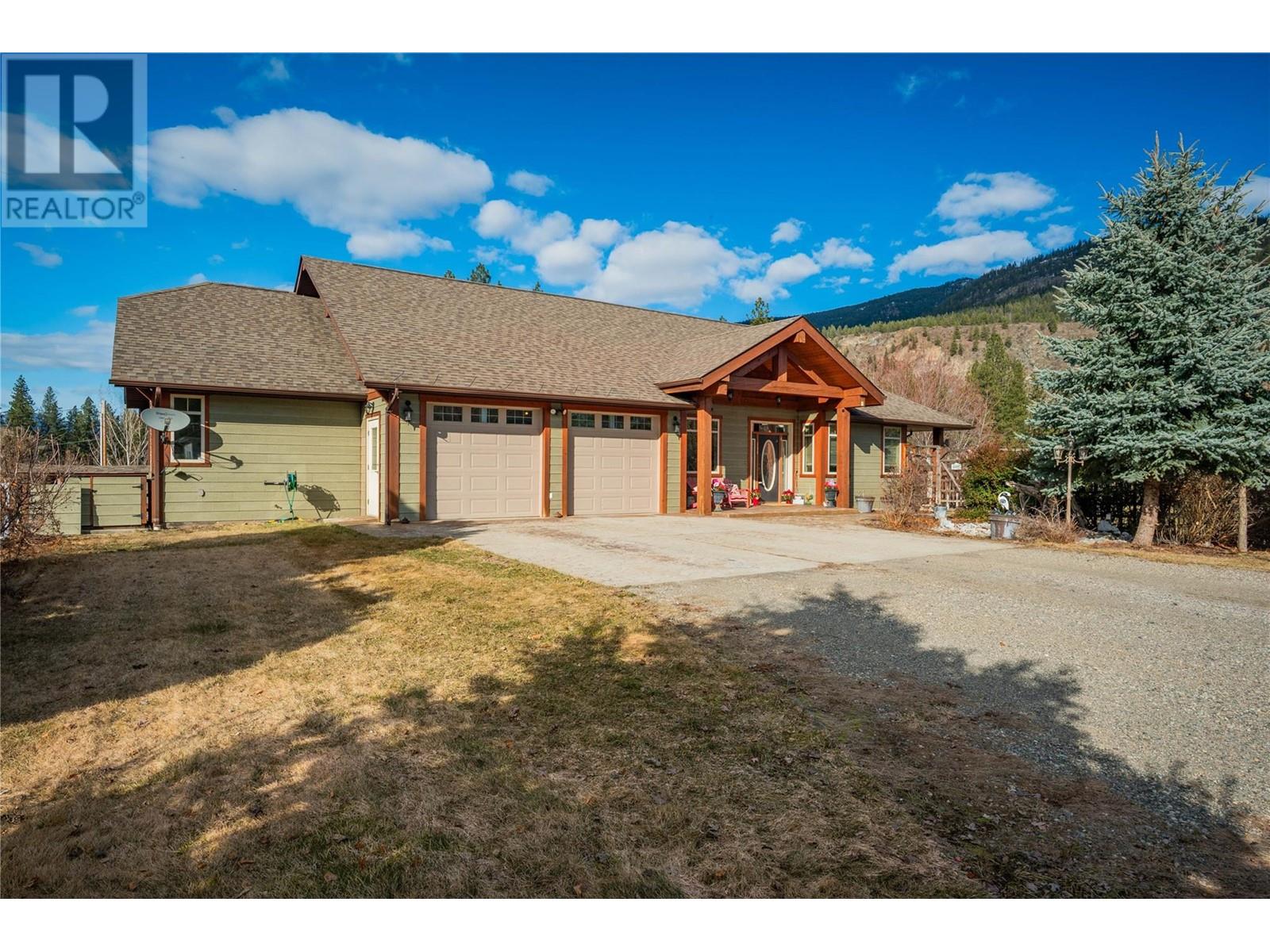 250 1st Avenue, Christina Lake, British Columbia  V0H 1E0 - Photo 1 - 10339854