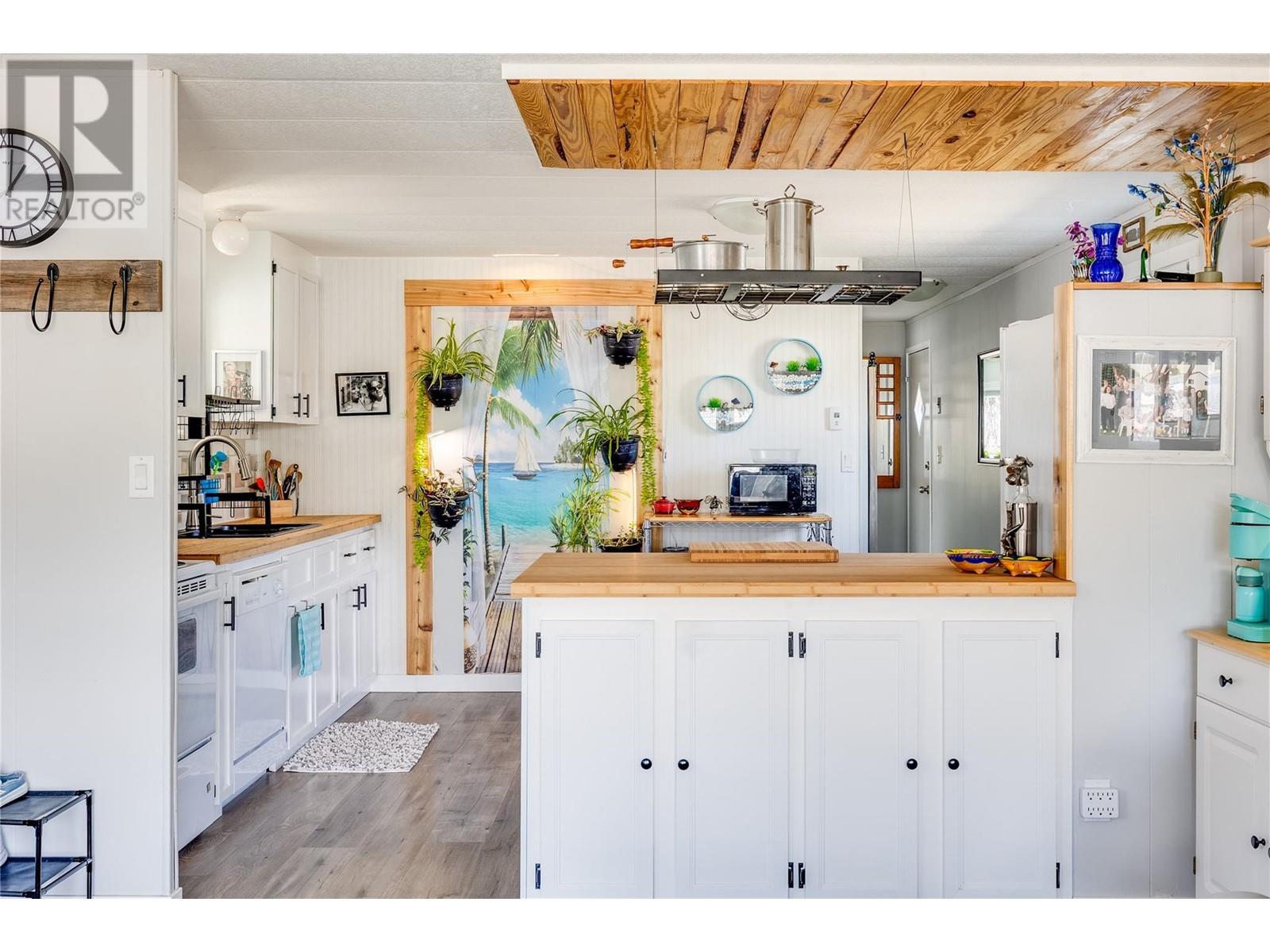 Property at 1929 97 Highway S Unit# 37 image 4