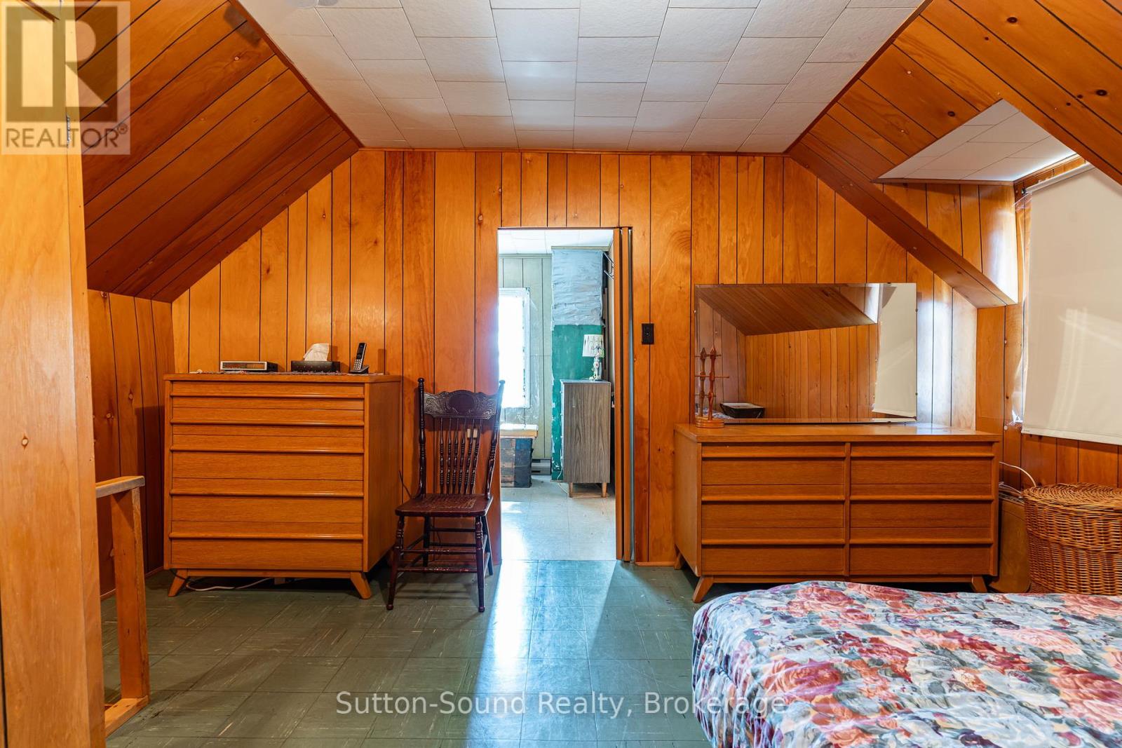 443 And 445 Taylor Street, South Bruce Peninsula, Ontario  N0H 2T0 - Photo 10 - X12034805