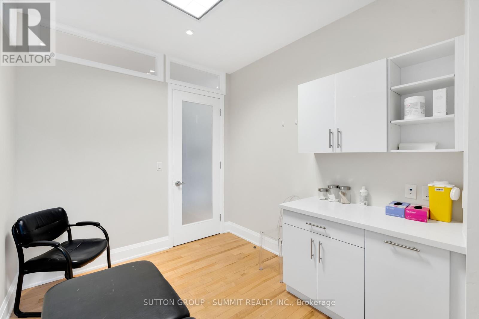 1 - 2390 Bristol Circle, Oakville, Ontario  L6H 6M5 - Photo 15 - W12034693