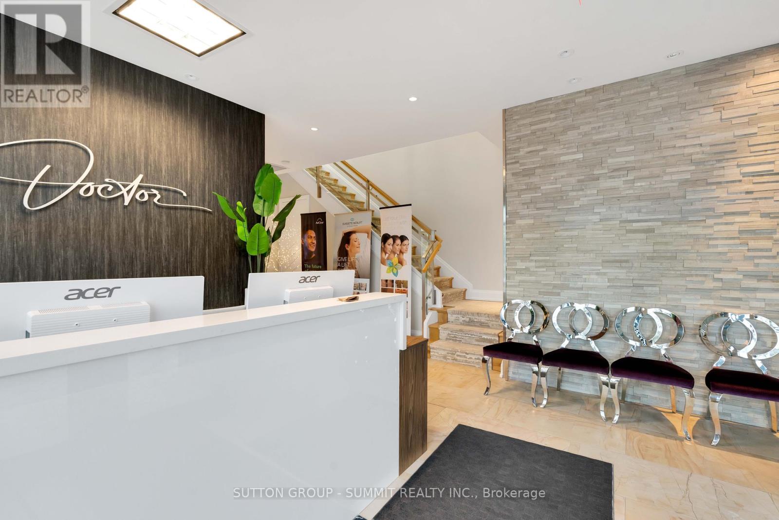 1 - 2390 Bristol Circle, Oakville, Ontario  L6H 6M5 - Photo 6 - W12034693