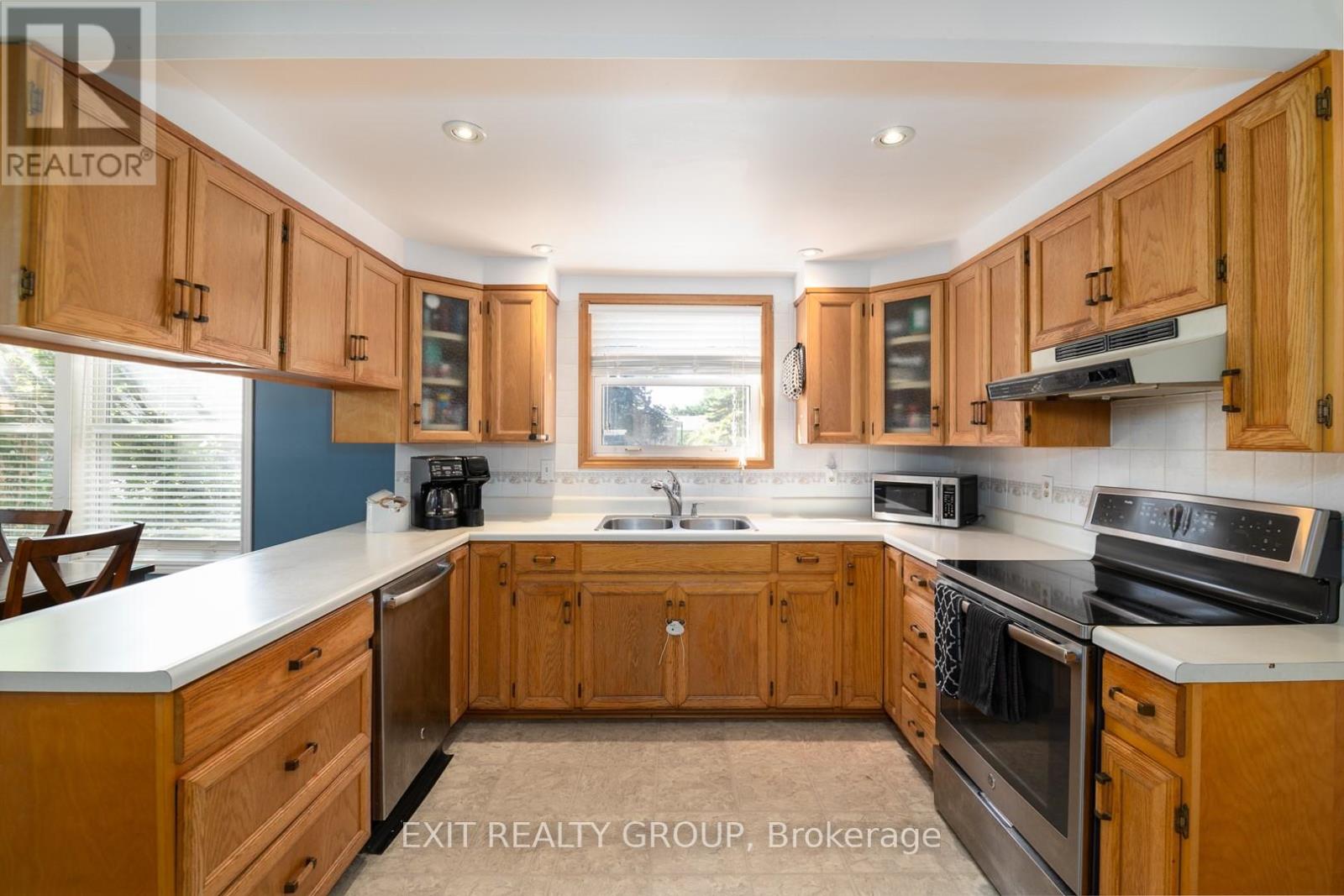 Property at 6 IROQUOIS AVENUE image 4