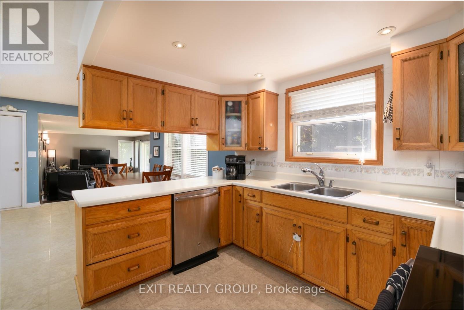 Property at 6 IROQUOIS AVENUE image 5