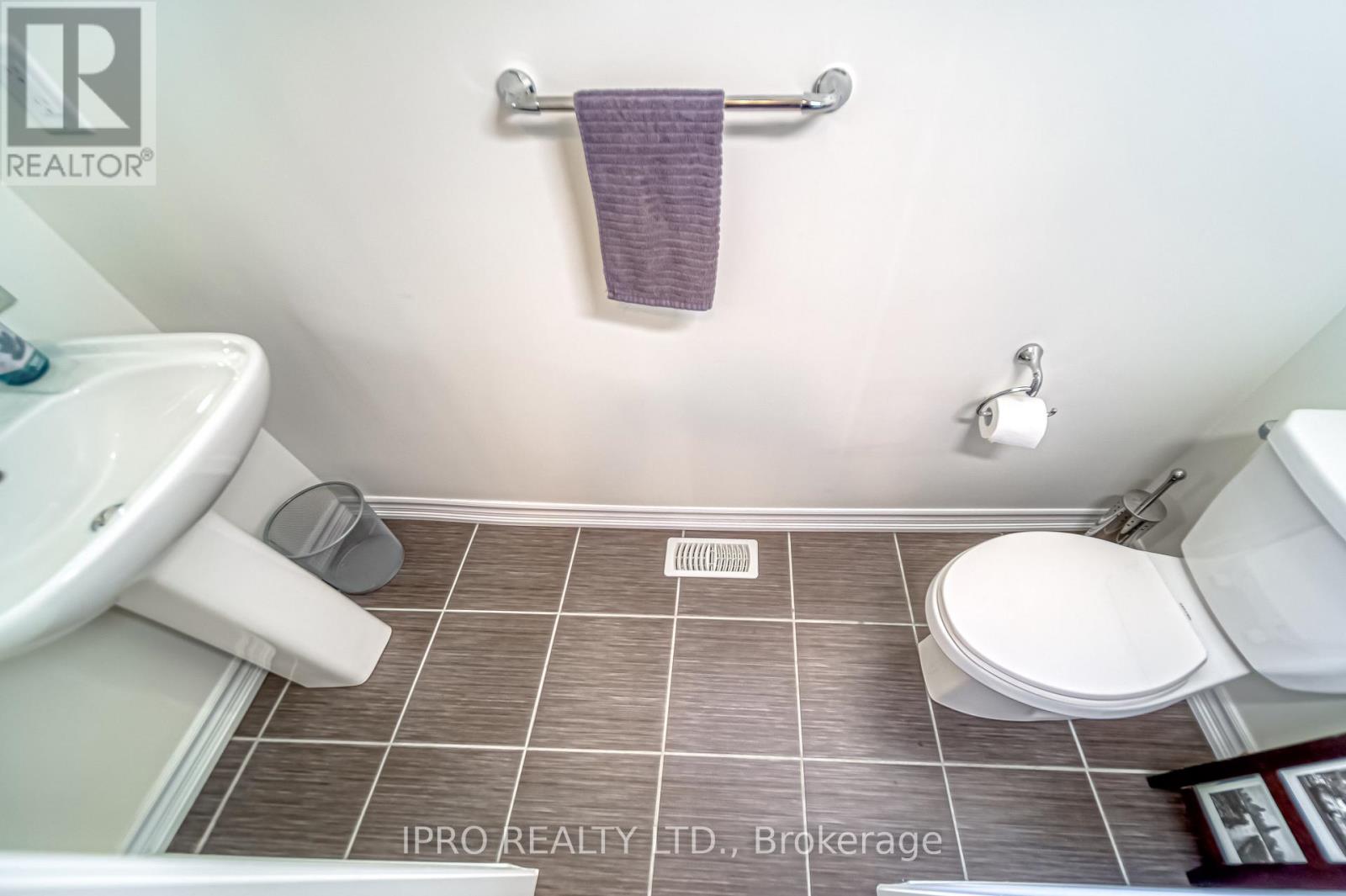 294 Valermo Drive, Toronto (Alderwood), Ontario  M8W 0B6 - Photo 11 - W12034818
