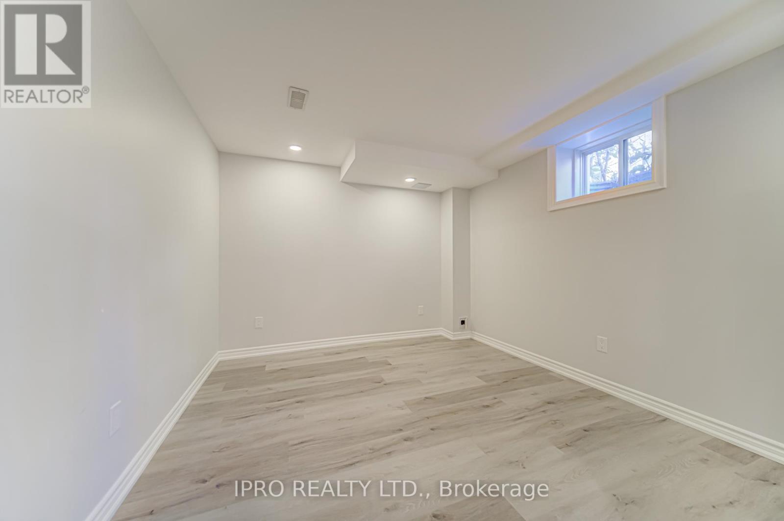 294 Valermo Drive, Toronto (Alderwood), Ontario  M8W 0B6 - Photo 33 - W12034818