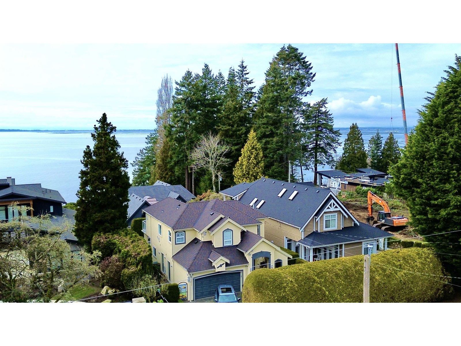 Property at 1484 126A STREET image 3