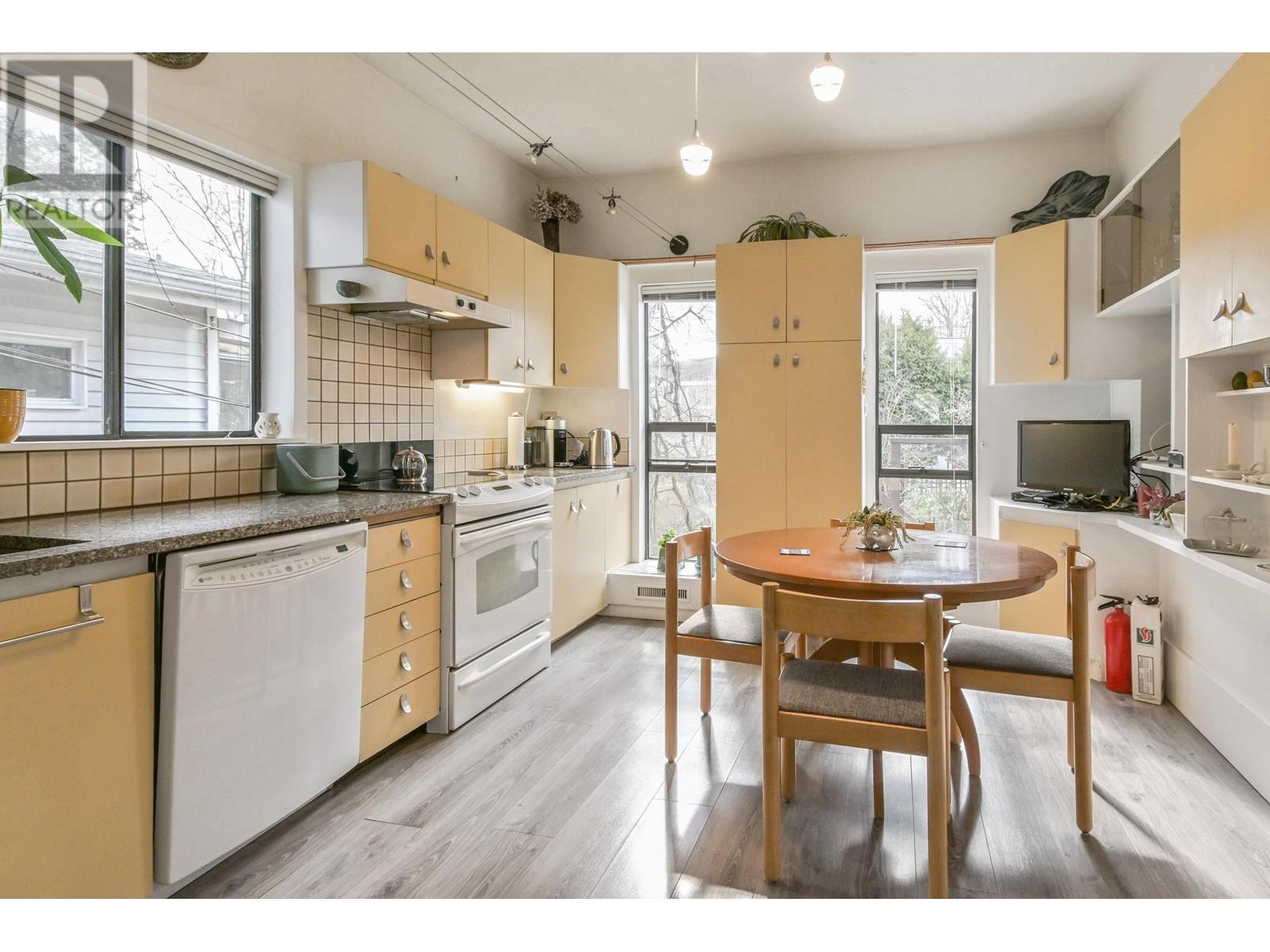 4548 W 12th Avenue, Vancouver, British Columbia  V6R 2R5 - Photo 7 - R2978459