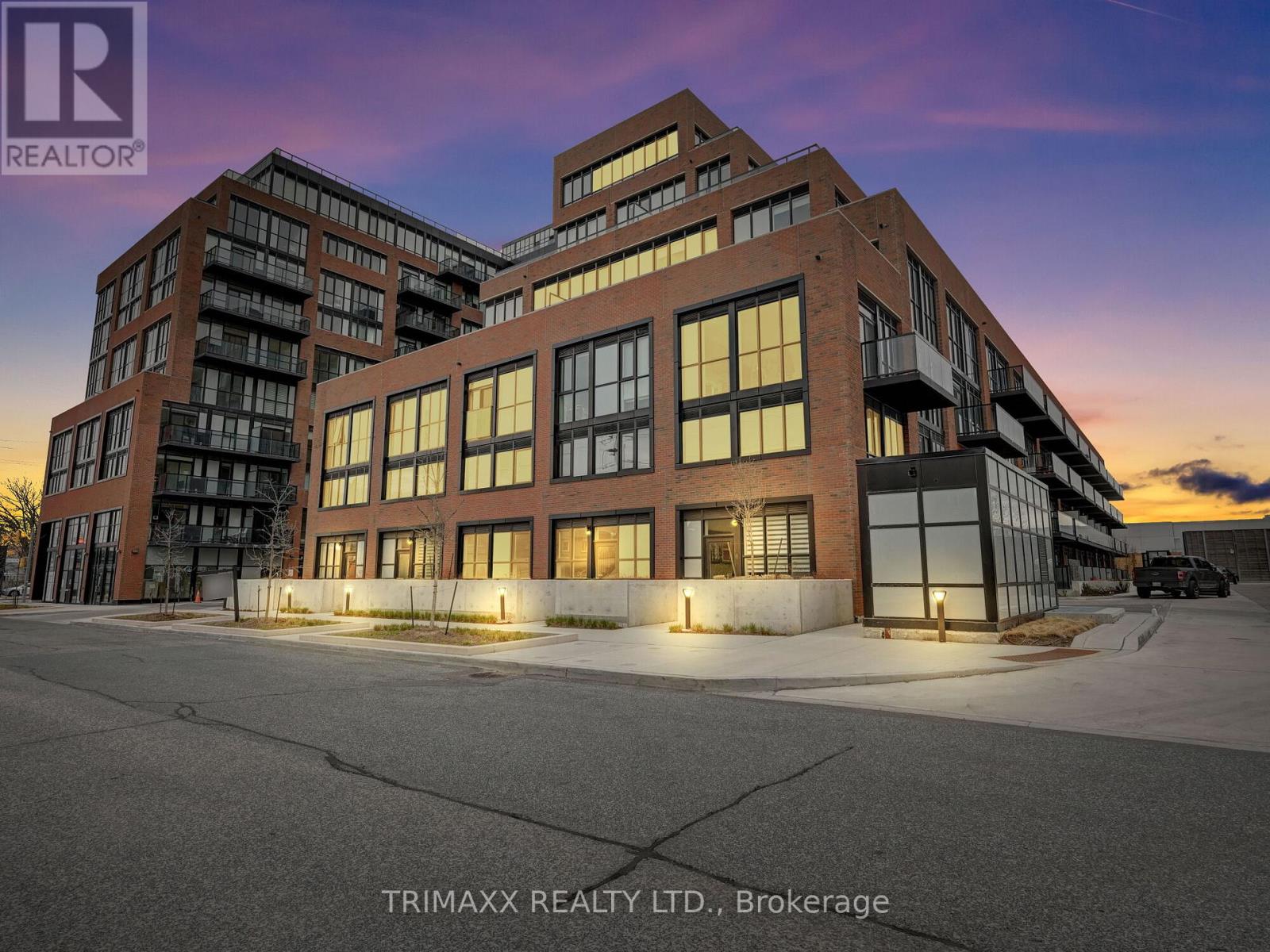 102 - 12 Symes Road, Toronto, Ontario  M6N 3T1 - Photo 1 - W12032900