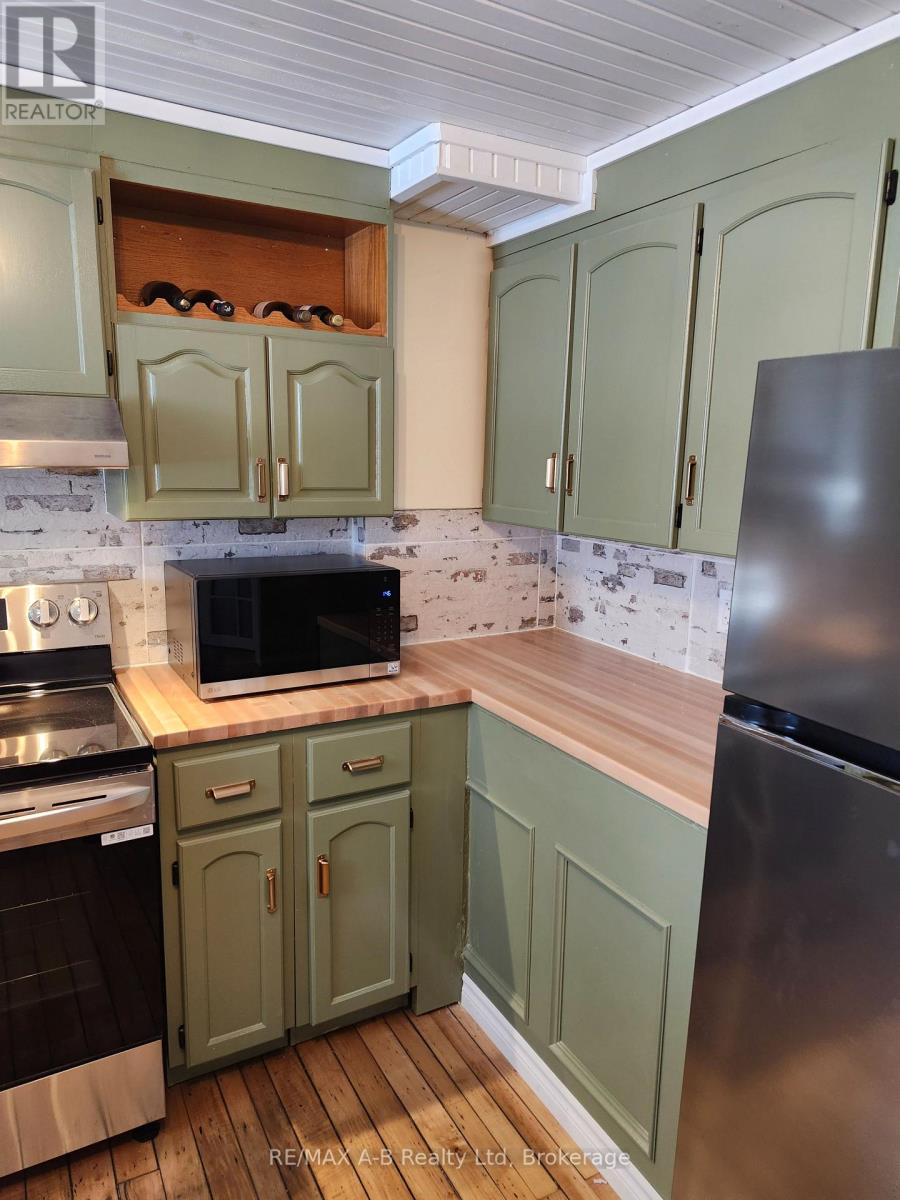 246 Wellington Street, Stratford, Ontario  N5A 2L6 - Photo 22 - X12034892