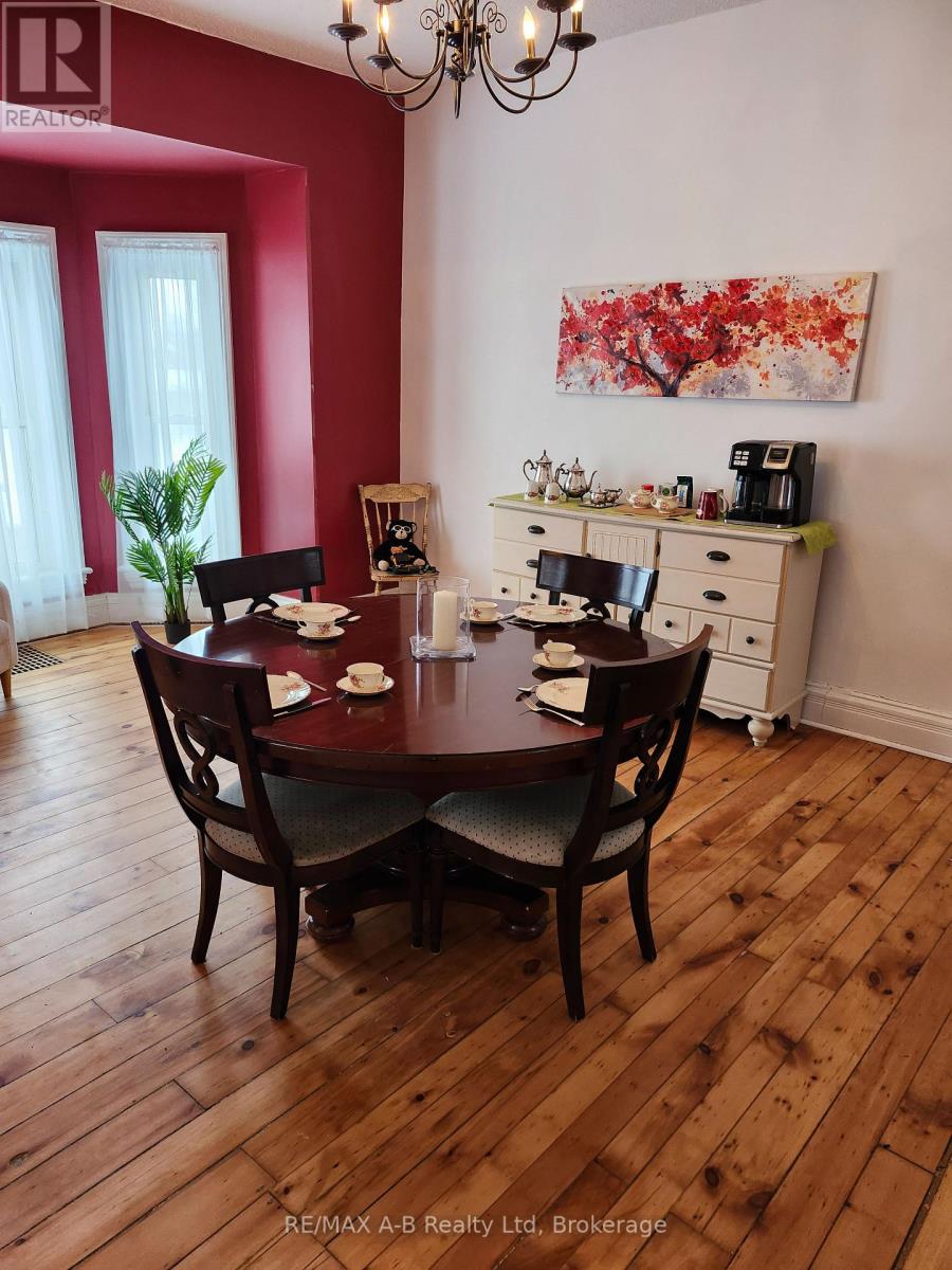 246 Wellington Street, Stratford, Ontario  N5A 2L6 - Photo 39 - X12034892