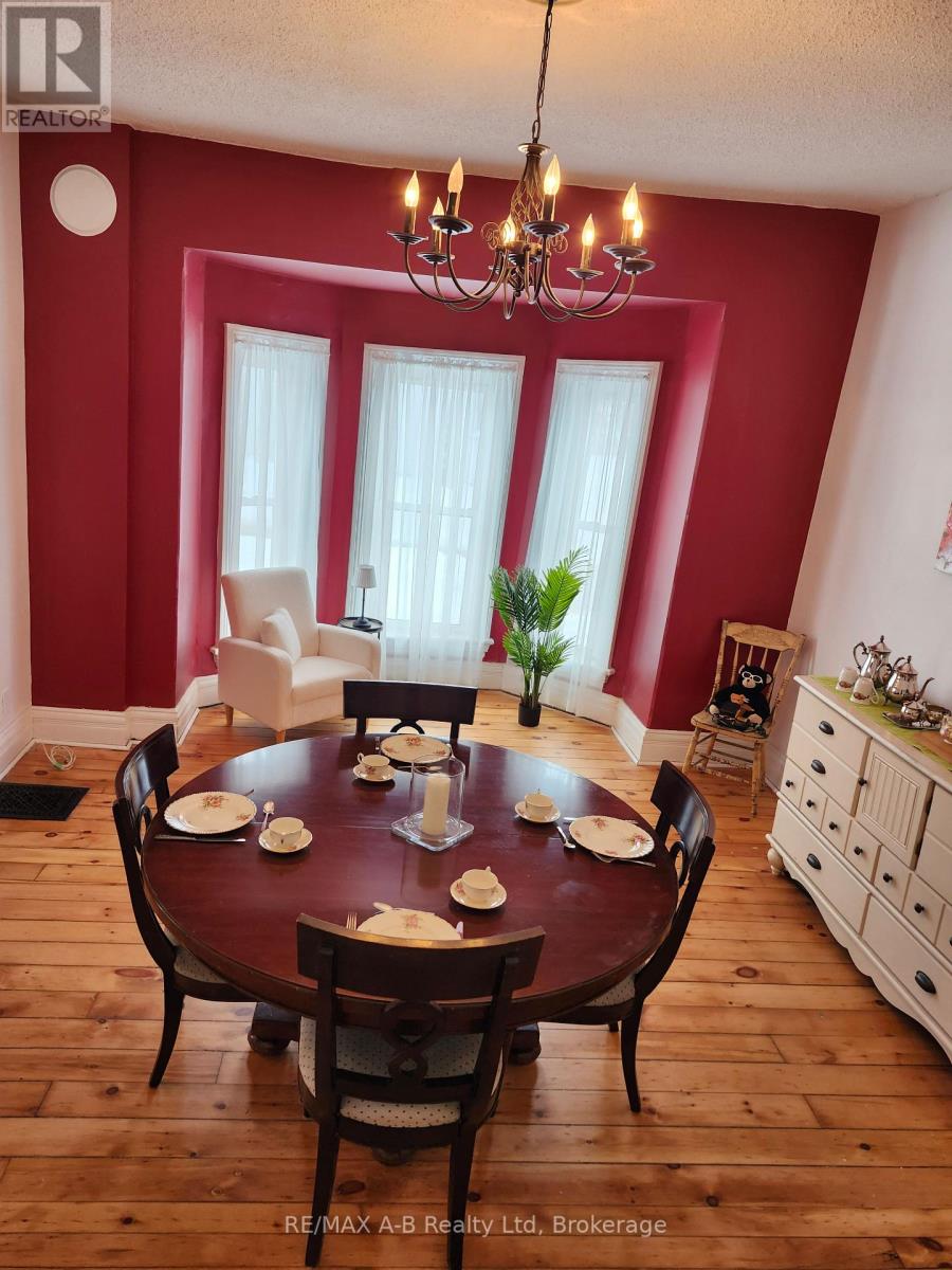246 Wellington Street, Stratford, Ontario  N5A 2L6 - Photo 40 - X12034892