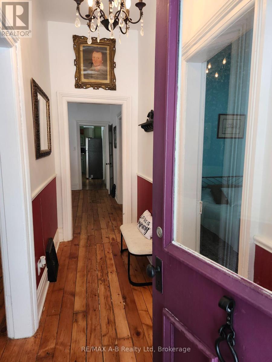 246 Wellington Street, Stratford, Ontario  N5A 2L6 - Photo 7 - X12034892