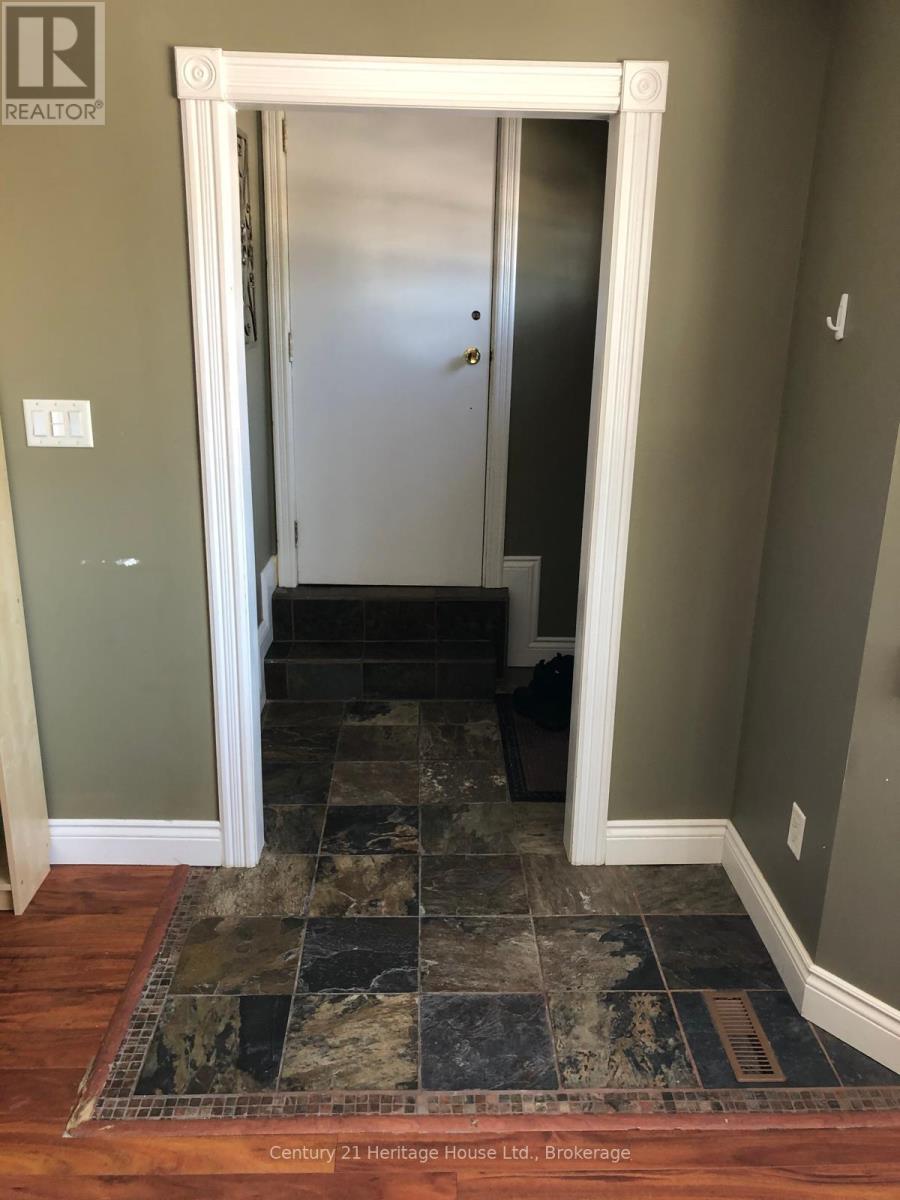 165 Margaret Avenue, Kitchener, Ontario  N2H 4H8 - Photo 10 - X12030816