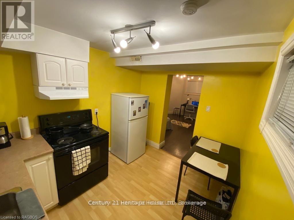 165 Margaret Avenue, Kitchener, Ontario  N2H 4H8 - Photo 7 - X12030816