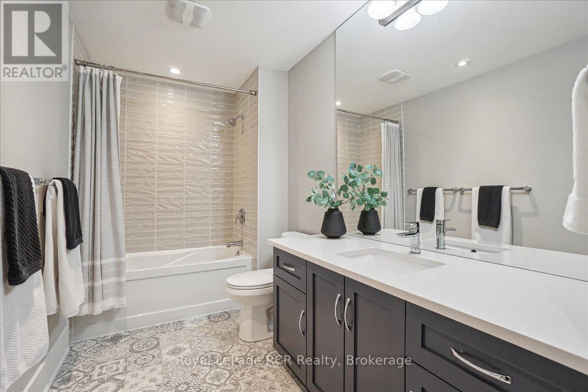 230 Ironwood Way, Georgian Bluffs, Ontario  N0H 1S0 - Photo 31 - X12034978
