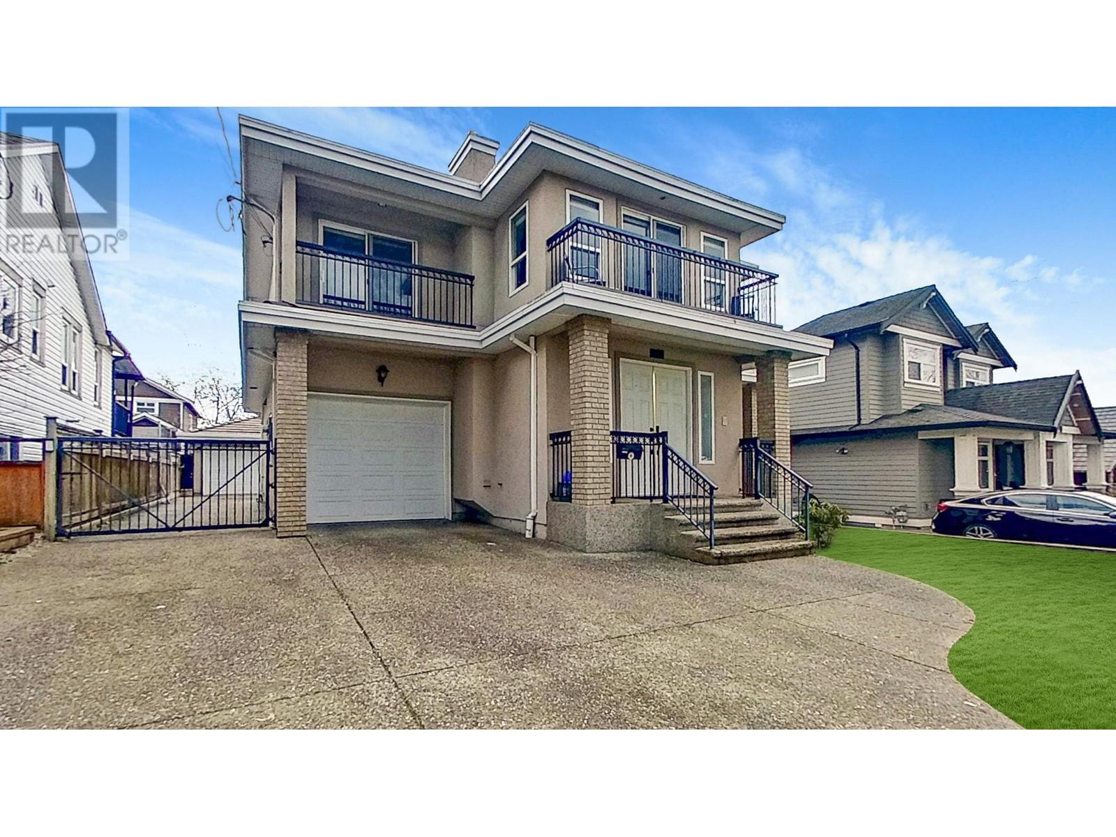 913 FOURTEENTH STREET, new westminster, British Columbia