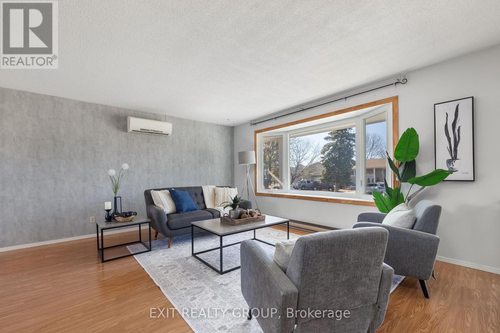Property at 37 GLENN DRIVE image 4