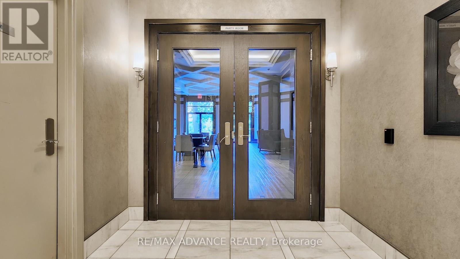 1803 - 133 Wynford Drive, Toronto, Ontario  M3C 0J5 - Photo 3 - C12034963