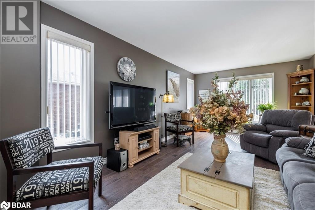 114 Chieftain Crescent, Barrie, Ontario  L4N 6J3 - Photo 8 - 40708918