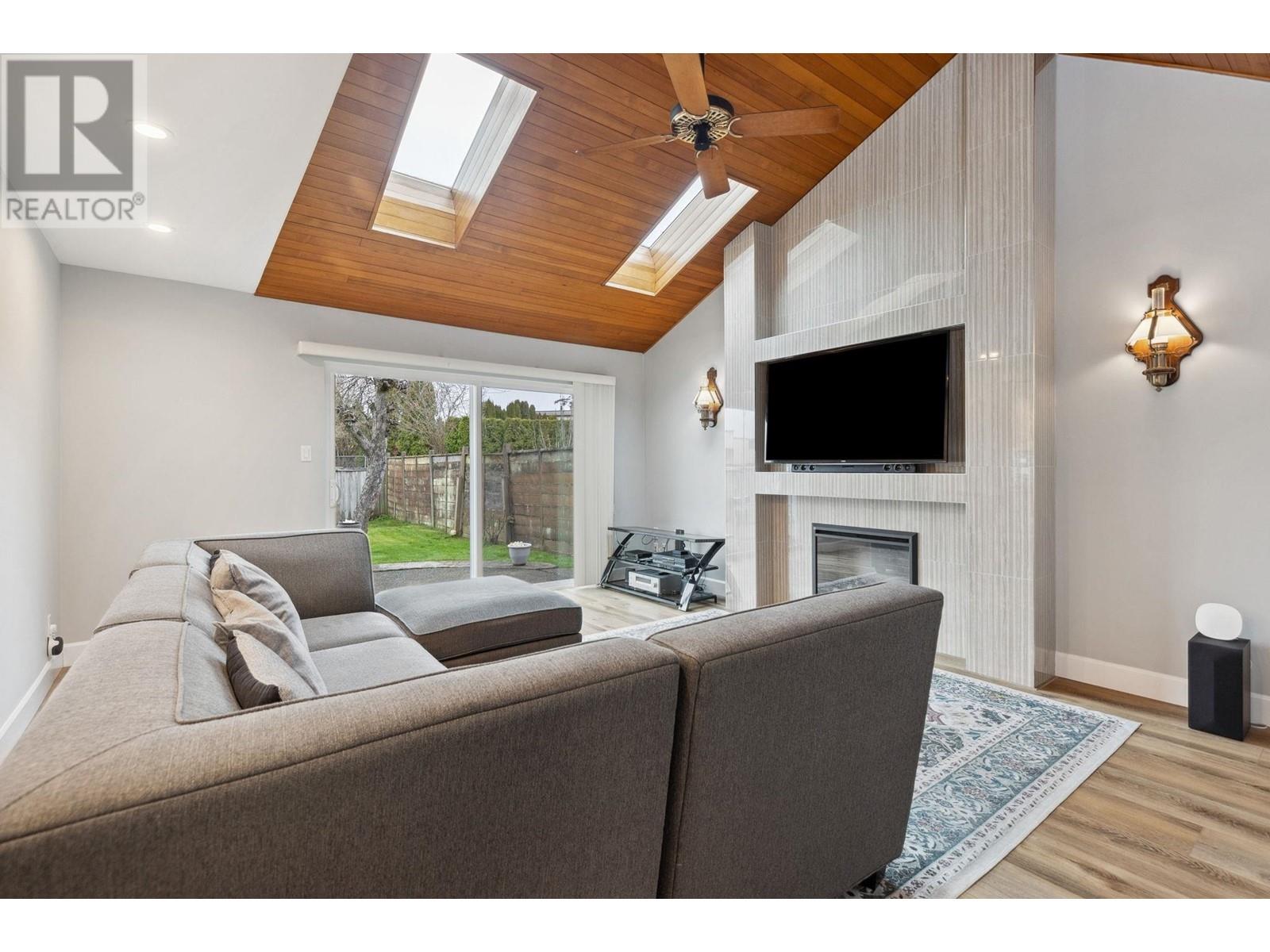 Property at 6171 NICOLLE PLACE image 4