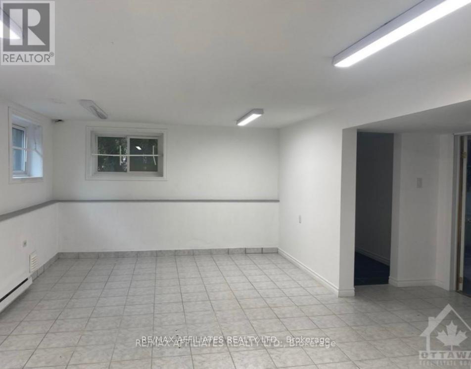 1399 Ellsworth Lane, Ottawa, Ontario  K4P 1N3 - Photo 6 - X12035045