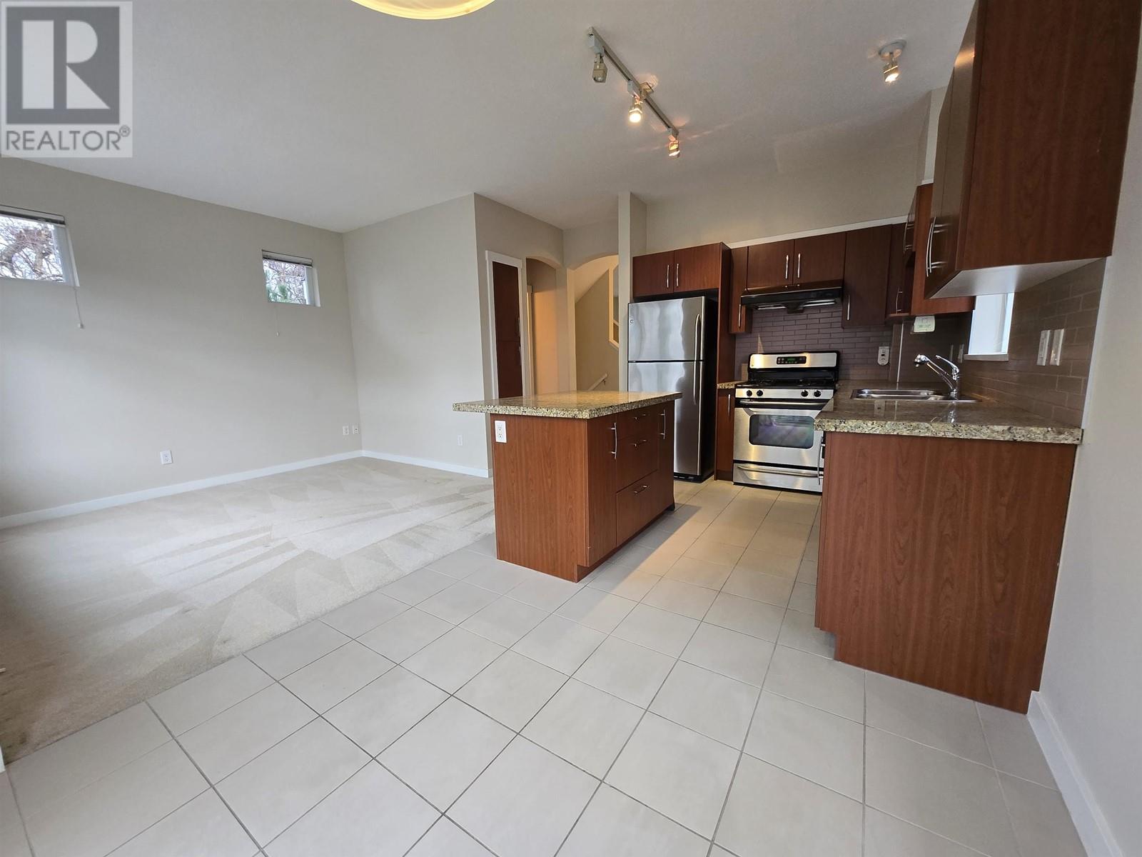 Listing Picture 6 of 27 : 21 9833 KEEFER AVENUE, Richmond / 烈治文 - 魯藝地產 Yvonne Lu Group - MLS Medallion Club Member