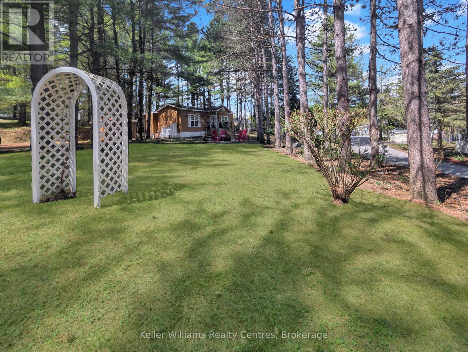 M9 - 13 Southline Avenue, Huron-Kinloss, Ontario  N2Z 2X5 - Photo 2 - X12035013