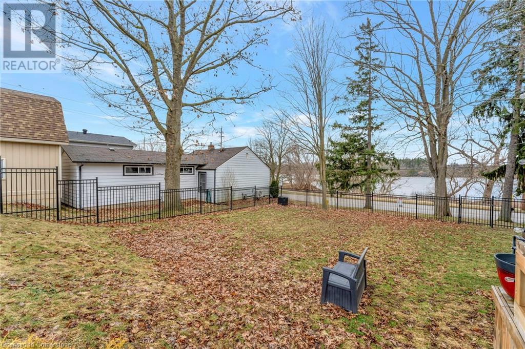 Property at 242-246 QUEEN Street E image 5