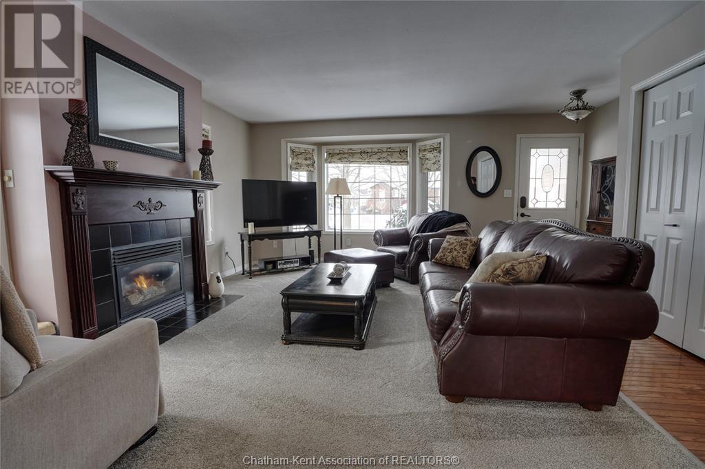 Property at 59 Blossom PLACE image 4
