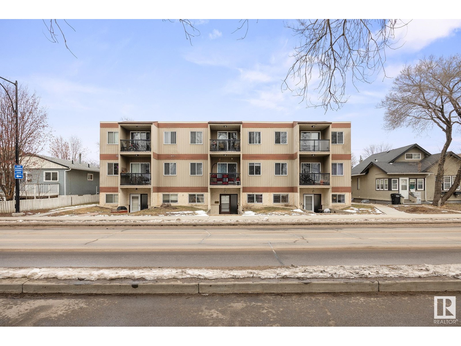 Property at 10434 76 AV NW image 2