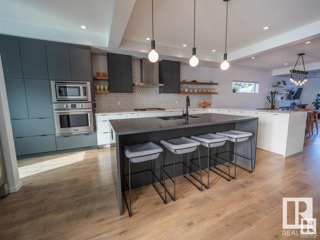 Property at 42 DILLWORTH CR image 3