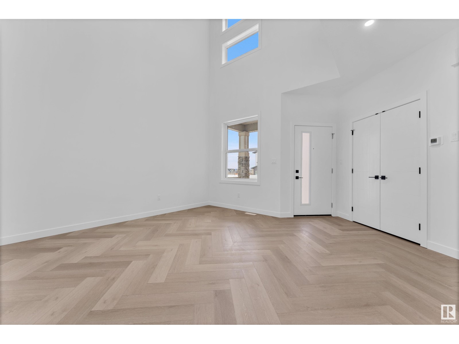 Property at 127 Lilac CR image 3