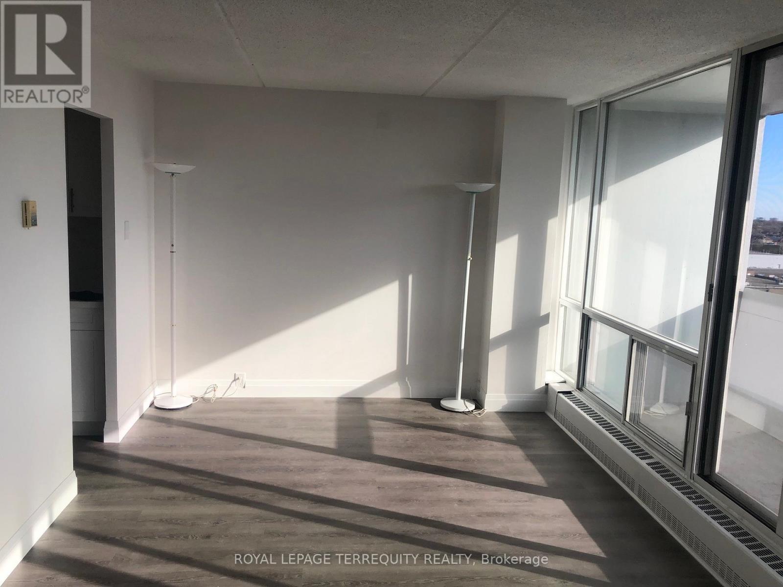 Property at 1005 - 2 GLAMORGAN AVENUE image 2
